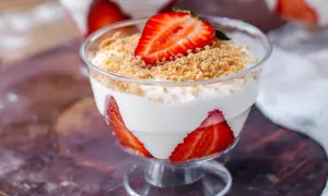 Mascarpone z jogurtem greckim: Lżejszy deser? Kalorie pod lupą!