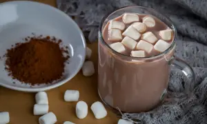 Pianki marshmallow w kakao: Jak uzyskać idealnie rozpuszczone?