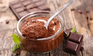 Mrożenie musu czekoladowego: Tak! Ale jak zachować smak i konsystencję?