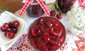 Jak zagęścić frużelinę wiśniową mąką ziemniaczaną? Bez grudek!
