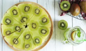 Galaretka z kiwi nie tężeje? Enzymy! 3 metody na idealny deser.