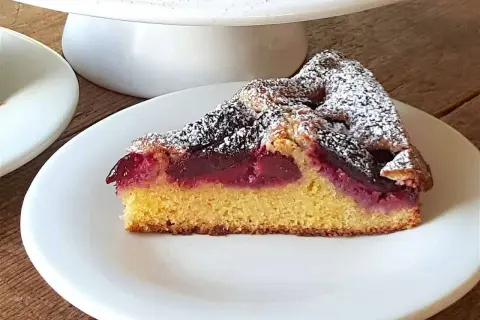 Przepis na pyszne ciasto ze śliwkami, które zachwyci każdego smakosza
