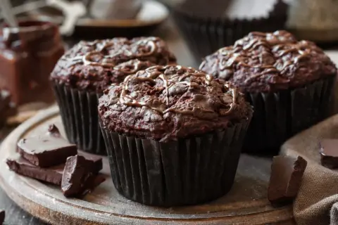 Jak zrobić idealne babeczki brownie? Ciągnące i chrupiące!
