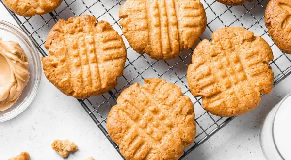 Keto ciastka orzechowe: 3 składniki, pyszne i bez cukru!