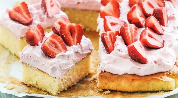 Pyszny przepis na ciasto z truskawkami i mascarpone, które zachwyci