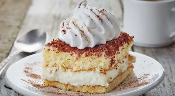 Twój krem z mascarpone się zwarzył? Uratuj go i uniknij wpadek!