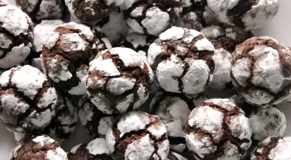 Sekret idealnych crinkles: jak uzyskać popękane ciastka?