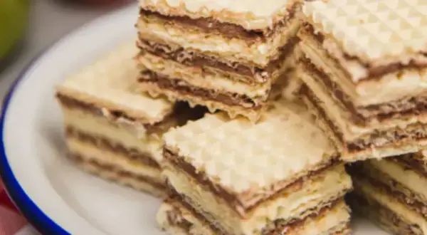 Miękkie czy chrupiące wafle z masą? Pokrój je jak mistrz!