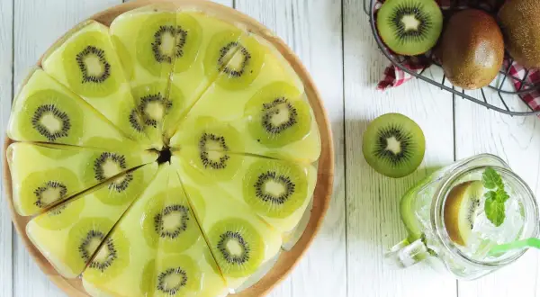 Galaretka z kiwi nie tężeje? Enzymy! 3 metody na idealny deser.