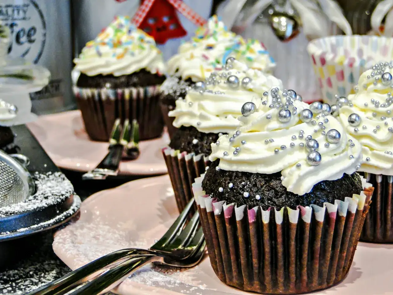 Babeczki z kremem mascarpone i śmietaną