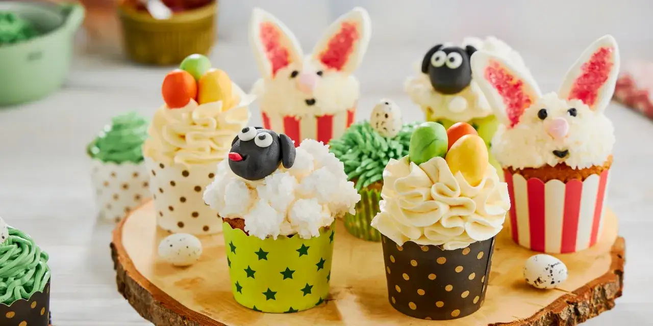 dekorowanie muffinek cukrem perlistym