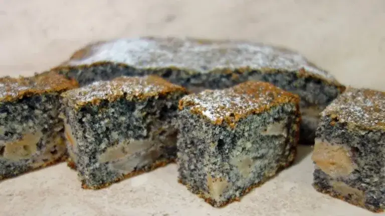 Zdjęcie Prosty przepis na ciasto z makiem z puszki, które zachwyci smakiem